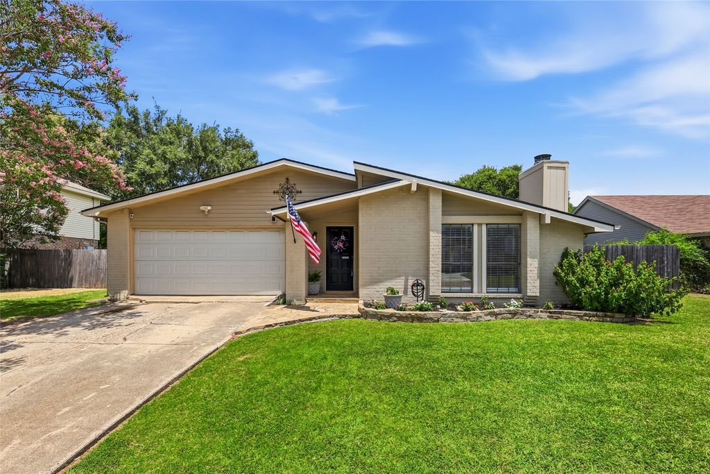 3917 Windflower Lane, Fort Worth, TX 76137