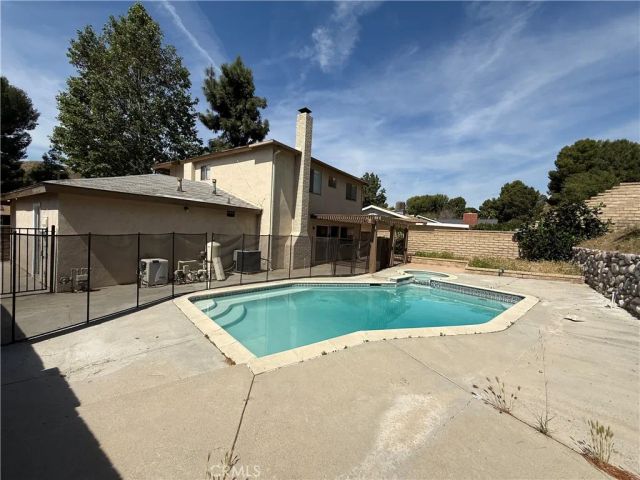 29338 Florabunda, Canyon Country, CA 91387