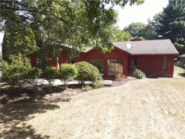 1717 Chittenden Circle NE, Massillon, OH 44646