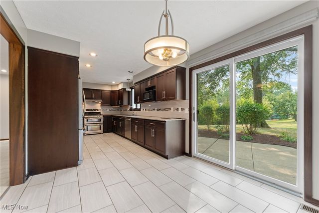 1717 Chittenden Circle NE, Massillon, OH 44646