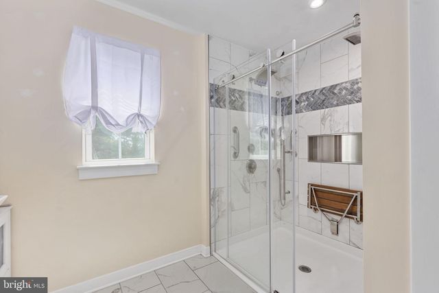 207 SOUTHERN VIEW DR, Fredericksburg, VA 22405