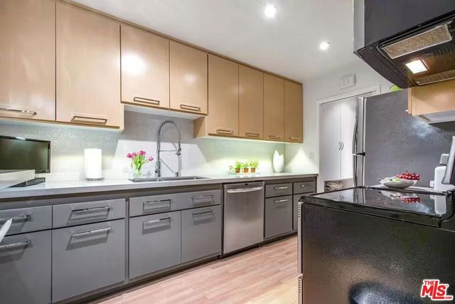 8550 Holloway Drive 305, West Hollywood, CA 90069