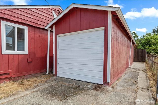 3236 Phillips Avenue, Bremerton, WA 98310