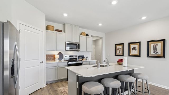 4356 Scarlet Ct, Columbia, TN 38401