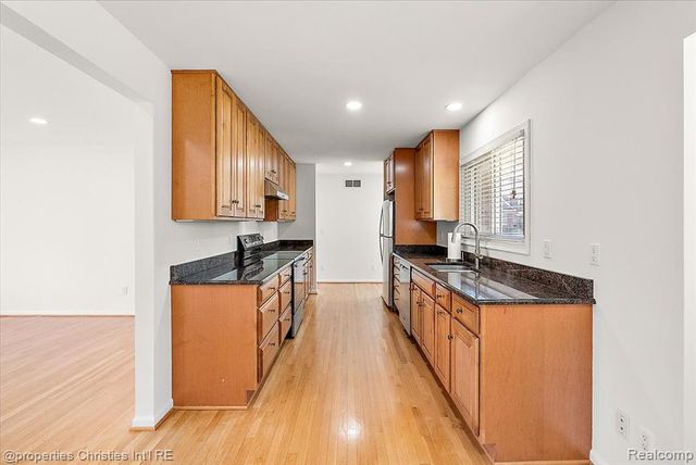 2985 Summervale Lane, Bloomfield Hills, MI 48301