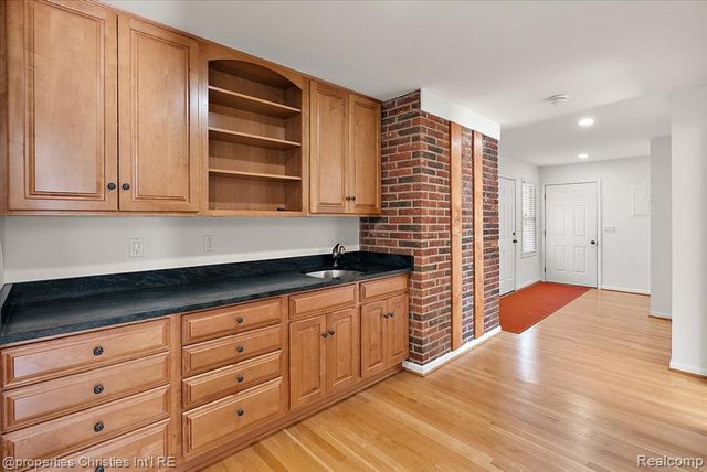 2985 Summervale Lane, Bloomfield Hills, MI 48301