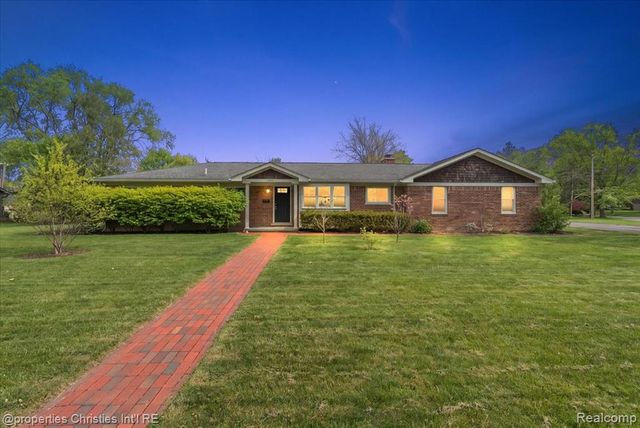 2985 Summervale Lane, Bloomfield Hills, MI 48301