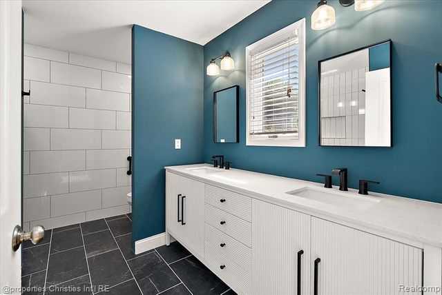 2985 Summervale Lane, Bloomfield Hills, MI 48301
