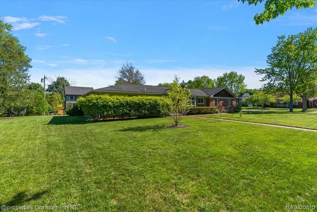 2985 Summervale Lane, Bloomfield Hills, MI 48301