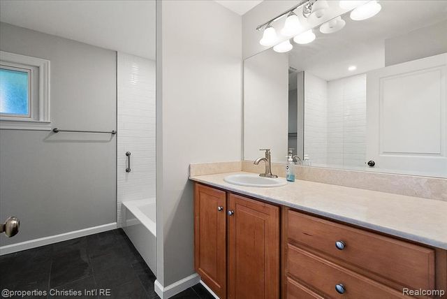 2985 Summervale Lane, Bloomfield Hills, MI 48301