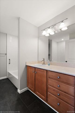 2985 Summervale Lane, Bloomfield Hills, MI 48301