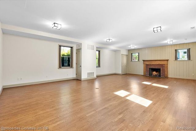 2985 Summervale Lane, Bloomfield Hills, MI 48301