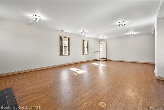 2985 Summervale Lane, Bloomfield Hills, MI 48301