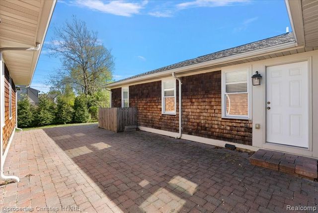2985 Summervale Lane, Bloomfield Hills, MI 48301