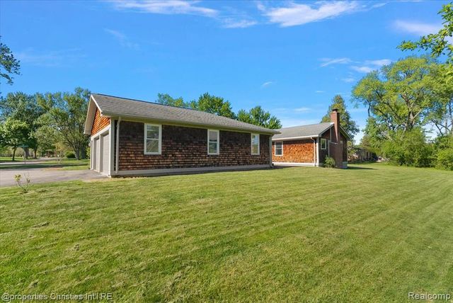 2985 Summervale Lane, Bloomfield Hills, MI 48301