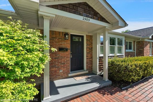 2985 Summervale Lane, Bloomfield Hills, MI 48301