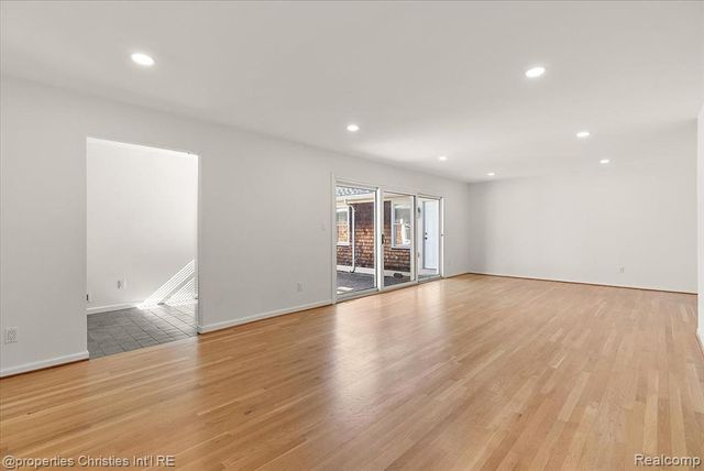 2985 Summervale Lane, Bloomfield Hills, MI 48301