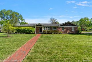 2985 Summervale Lane, Bloomfield Hills, MI 48301