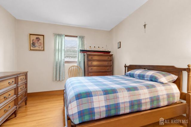 231 Temple Way, Colonia, NJ 07067