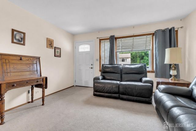 231 Temple Way, Colonia, NJ 07067