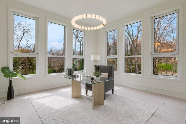 8757 A BROOK RD, Mclean, VA 22102