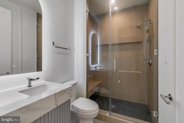 8757 A BROOK RD, Mclean, VA 22102