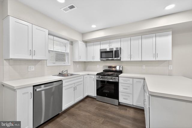 527 E 8TH ST, Wilmington, DE 19801