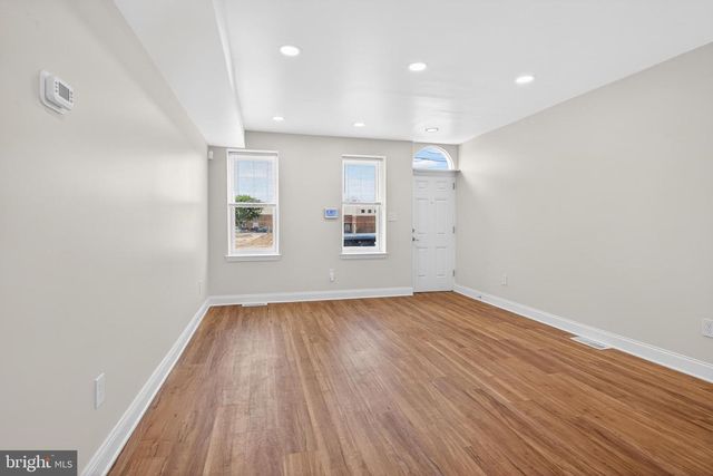 527 E 8TH ST, Wilmington, DE 19801