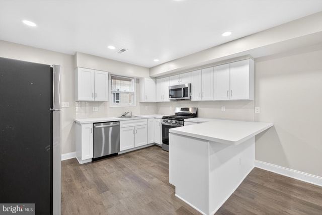 527 E 8TH ST, Wilmington, DE 19801