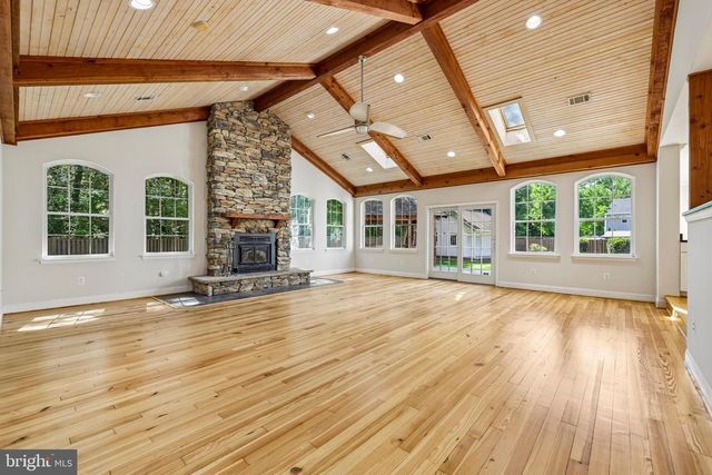 683 POWHATAN BEACH RD, Pasadena, MD 21122