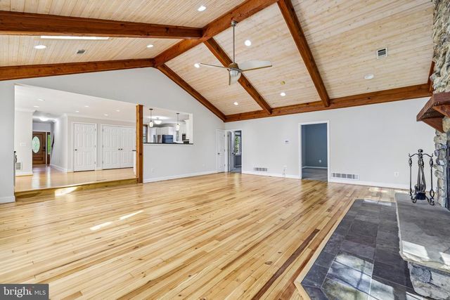 683 POWHATAN BEACH RD, Pasadena, MD 21122