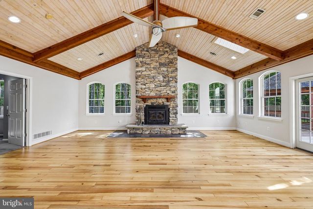 683 POWHATAN BEACH RD, Pasadena, MD 21122