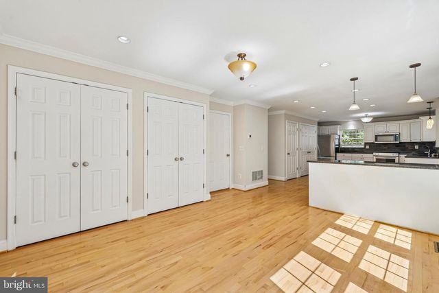 683 POWHATAN BEACH RD, Pasadena, MD 21122