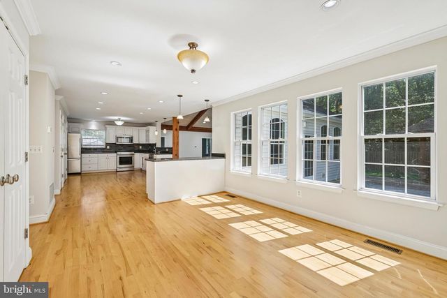 683 POWHATAN BEACH RD, Pasadena, MD 21122