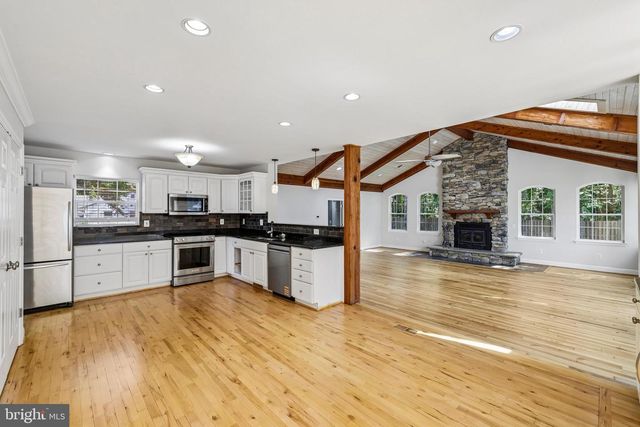 683 POWHATAN BEACH RD, Pasadena, MD 21122
