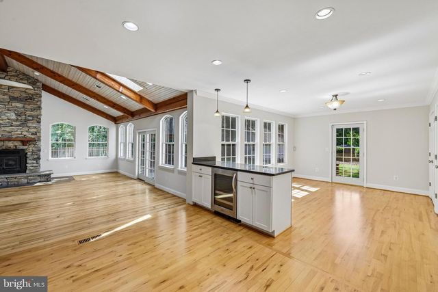 683 POWHATAN BEACH RD, Pasadena, MD 21122