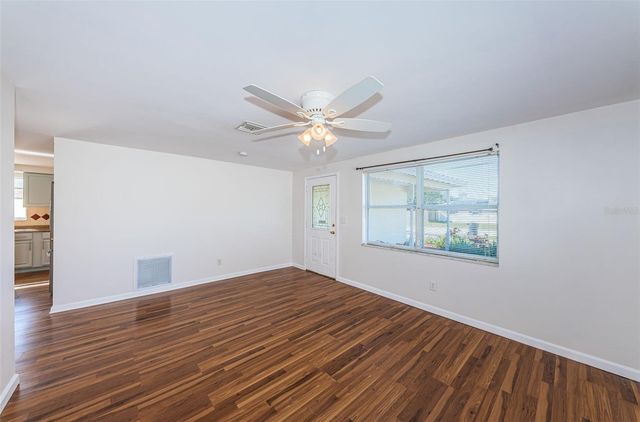 5200 6TH STREET S, St Petersburg, FL 33705