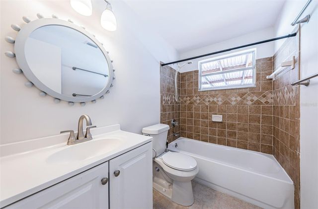 5200 6TH STREET S, St Petersburg, FL 33705