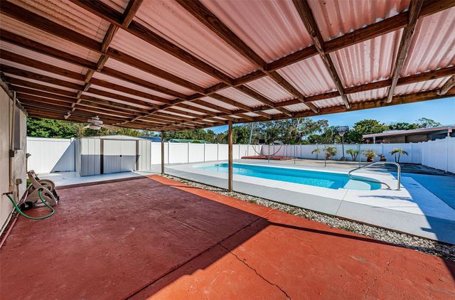 5200 6TH STREET S, St Petersburg, FL 33705