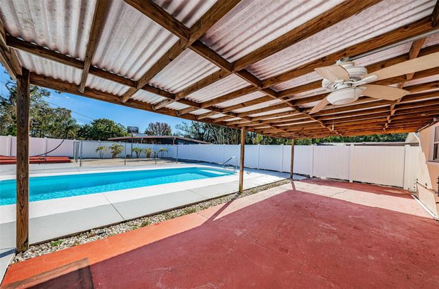 5200 6TH STREET S, St Petersburg, FL 33705