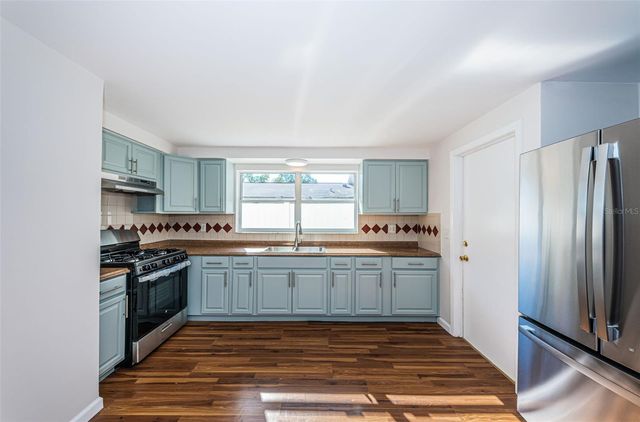 5200 6TH STREET S, St Petersburg, FL 33705