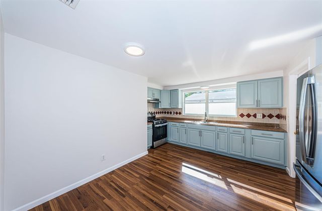 5200 6TH STREET S, St Petersburg, FL 33705