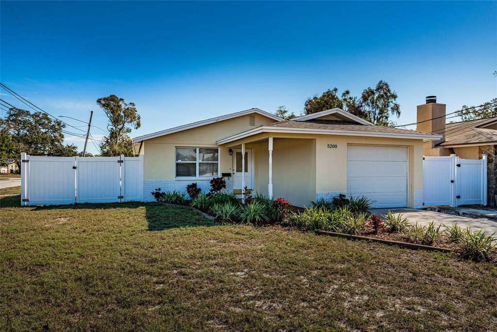 5200 6TH STREET S, St Petersburg, FL 33705