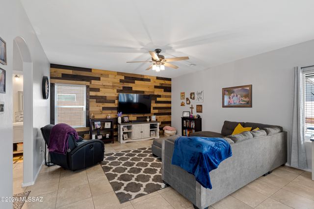 12223 E Metz Drive, Vail, AZ 85641