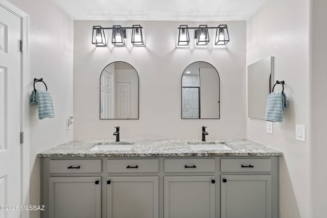 12223 E Metz Drive, Vail, AZ 85641