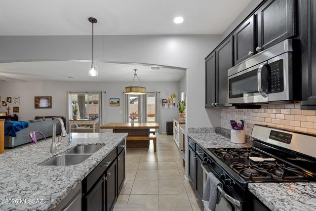 12223 E Metz Drive, Vail, AZ 85641