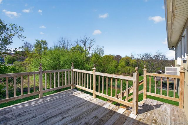 12 Weather Vane Way, Middletown, NY 10940
