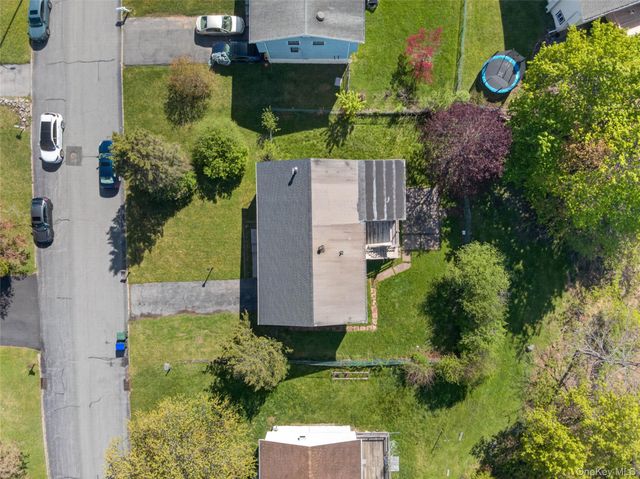 12 Weather Vane Way, Middletown, NY 10940