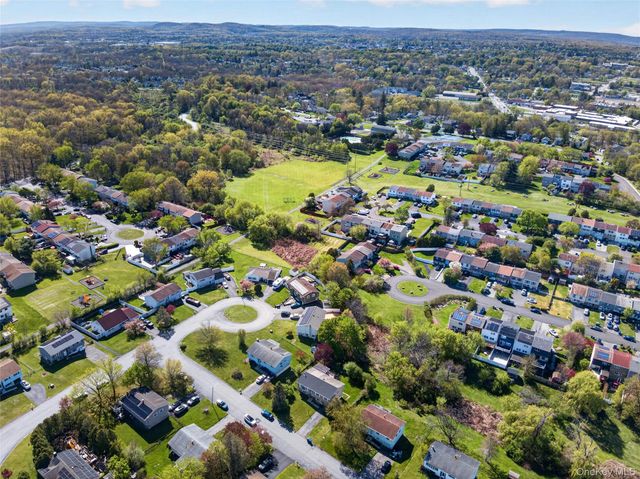 12 Weather Vane Way, Middletown, NY 10940