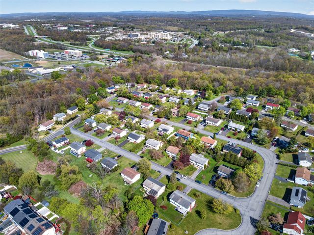 12 Weather Vane Way, Middletown, NY 10940